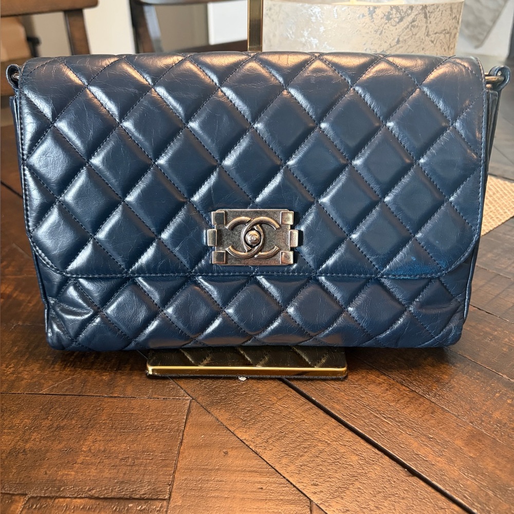Chanel soft Boy Bag Blue